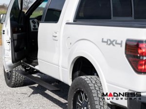 Ford F-150 Side Steps - Power Running Boards - Rough Country - E-Boards - Super Cab